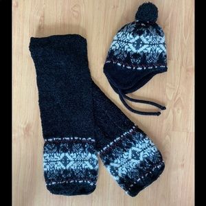 Children’s hat and scarf set (black, white, cran)